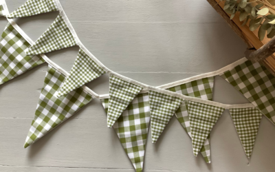 Green Gingham Bunting Garland :: Free Digital Pattern